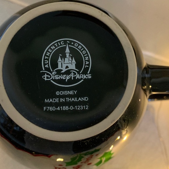 Disney Black and White Mr. and Mrs. Mugs NWT Large holds 16 oz each - Picture 12 of 16